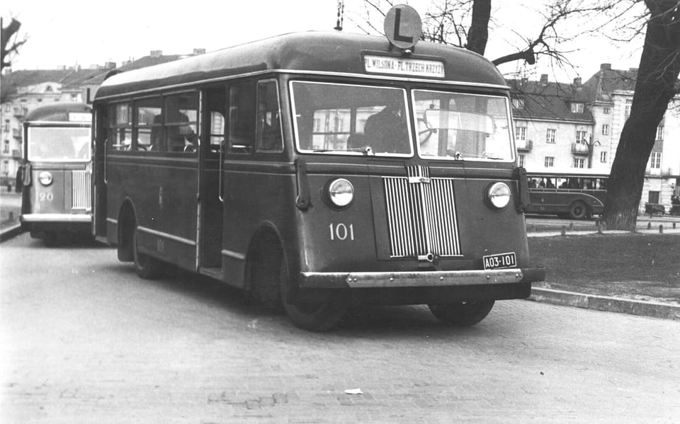 Autobusy linii L na placu Wilsona, 1937