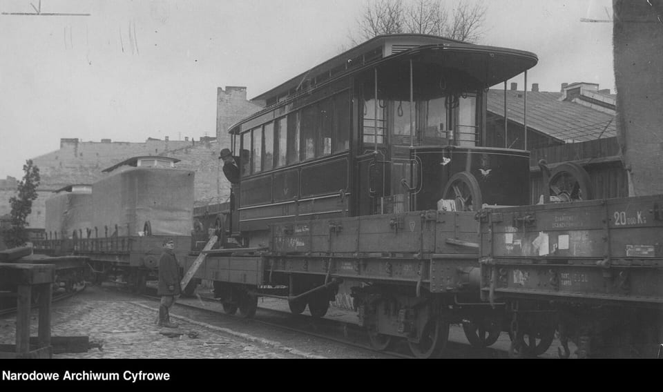 Wagony P9 na terenie elektrowni tramwajowej przy Przyokopowej, 1925