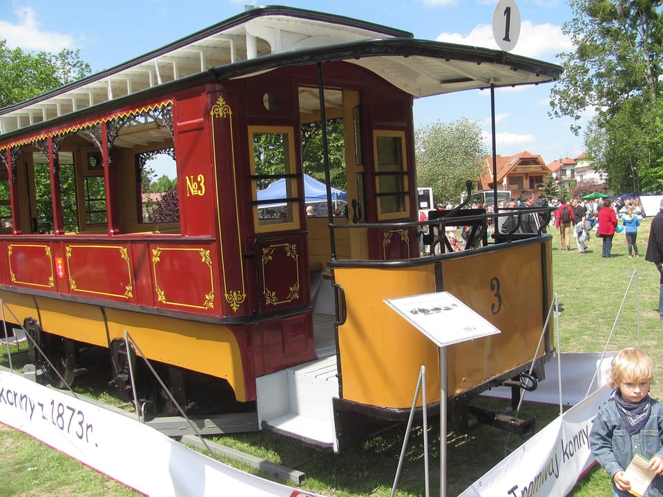 Zabytkowy wóz tramwaju konnego z 1873 roku