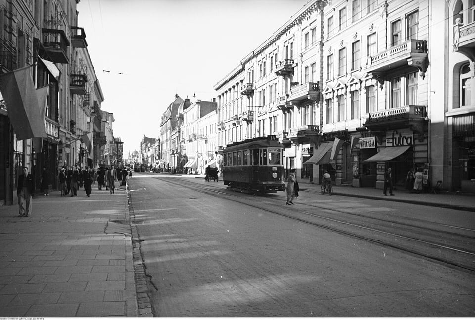 Ulica Piotrkowska w Łodzi z tramwajem, 1939
