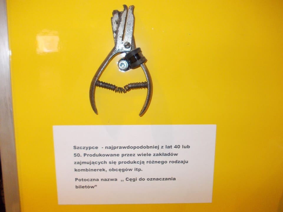 Konduktorskie cęgi do oznaczania biletów