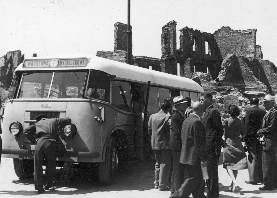 Autobus Leyland wycieczkowy w Warszawie, 1948